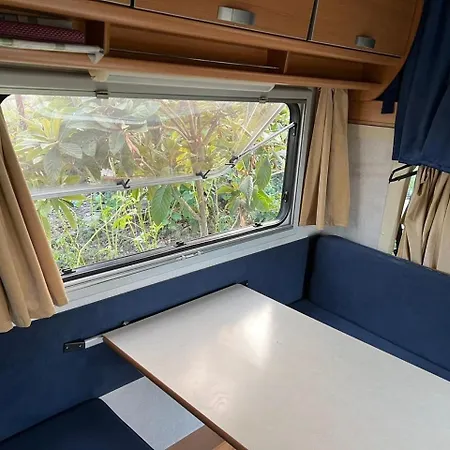 Camper Motorhome Albania Loreli Bådhotel